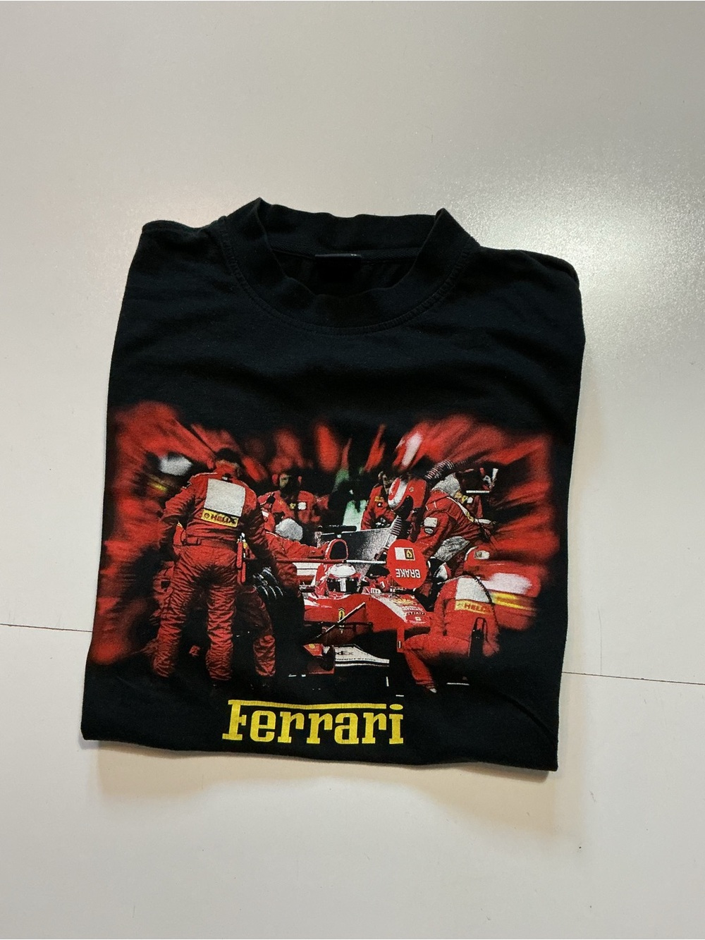 Vintage 1999 Ferrari Formula 1 One Racing Pit Crew Stop Black Graphic T-Shirt